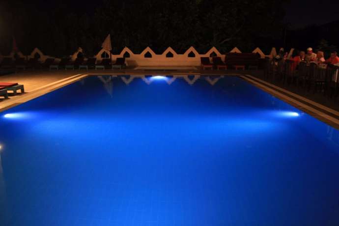 Imagen de la piscina del Gunes Hotel and Apartments. Foto 18