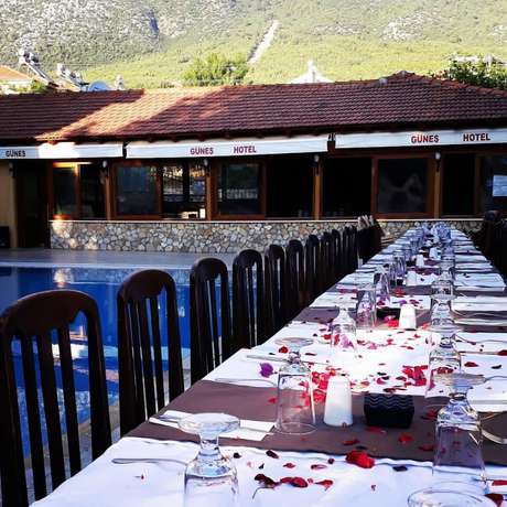 Imagen del bar/restaurante del Gunes Hotel and Apartments. Foto 9