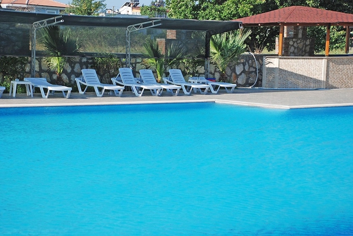 Imagen de la piscina del Gure Termal Resort. Foto 16