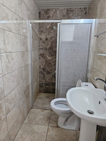 Imagen de la habitación del G&uuml;rb&uuml;z Otel. Foto 8