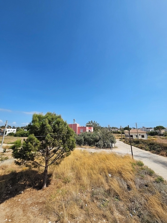 Imagen de los exteriores del G&uuml;rb&uuml;z Otel. Foto 10