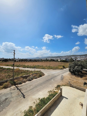 Imagen de los exteriores del G&uuml;rb&uuml;z Otel. Foto 13