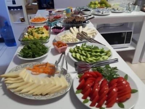 Imagen del bar/restaurante del G&uuml;ven Hotel. Foto 3