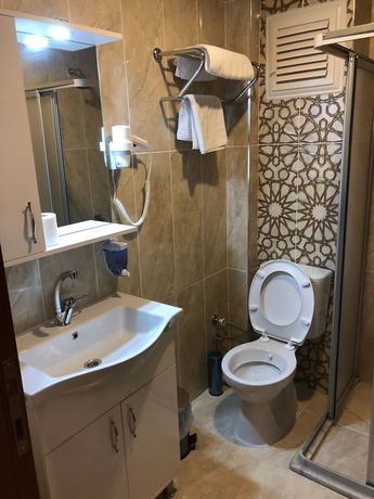 Imagen de la habitación del G&uuml;ven Hotel. Foto 11