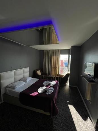Imagen general del G&uuml;ven Suit. Foto 3