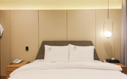 Imagen de la habitación del H Avenue Hotel. Foto 11