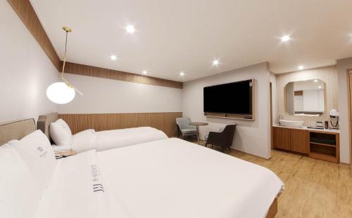 Imagen general del H Avenue Hotel. Foto 5