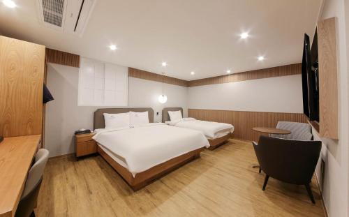 Imagen general del H Avenue Hotel. Foto 6