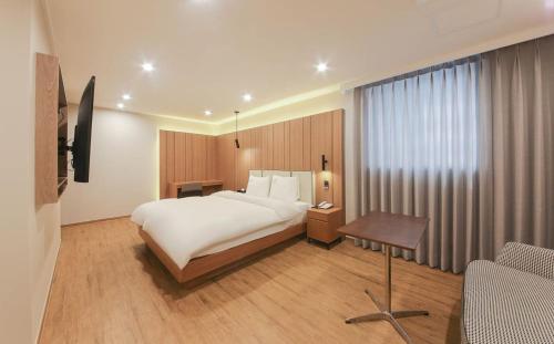Imagen general del H Avenue Hotel. Foto 7