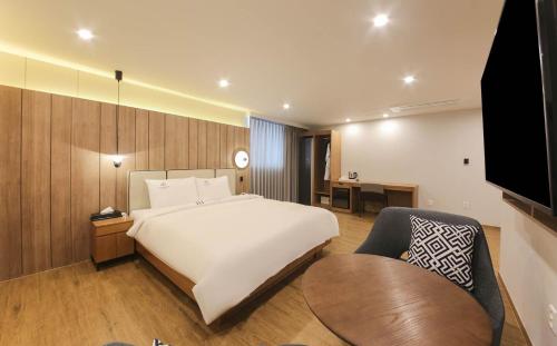 Imagen general del H Avenue Hotel. Foto 8