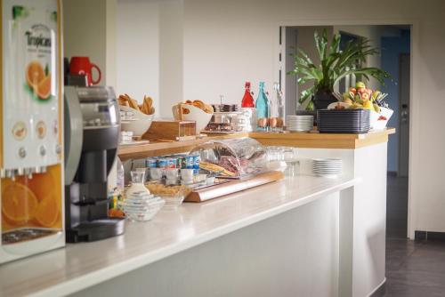 Imagen del bar/restaurante del H24 Hotel. Foto 3