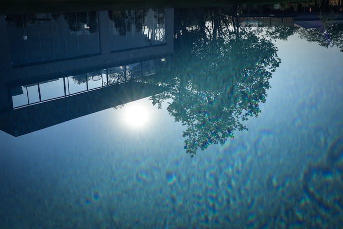 Imagen de la piscina del HANG LOOSE COTTAGE. Foto 16