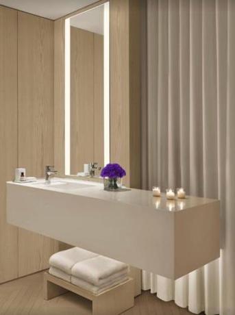Imagen general del HANZA TOWER Apartments WHITE SKY & HIGH floor Pool & Jacussi & Sauna. Foto 3