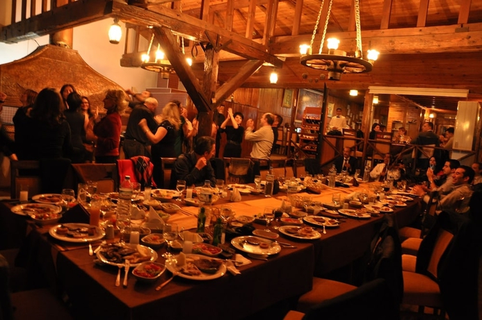 Imagen del bar/restaurante del HEYBELİ GARDEN. Foto 4