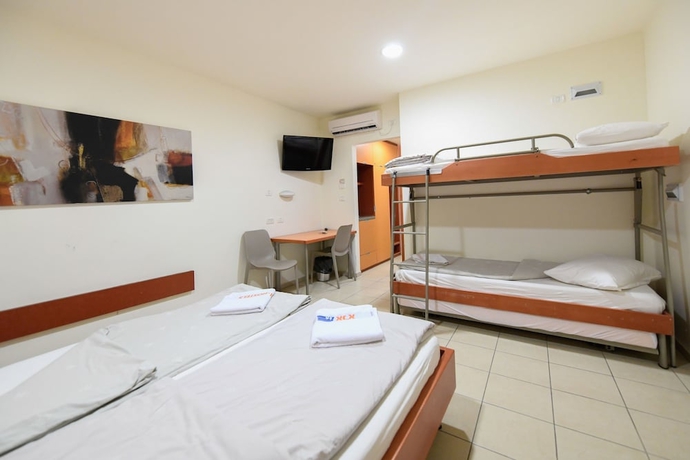 Imagen de la habitación del HI Arad Hostel. Foto 10