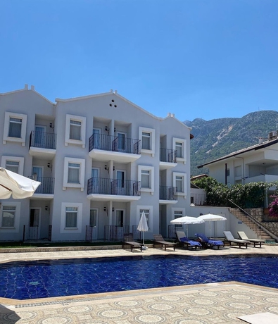Imagen de la piscina del HIGH VIEW HOTEL. Foto 7