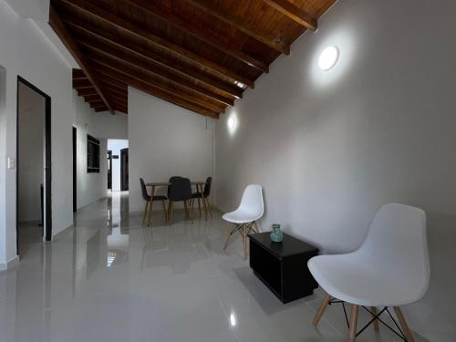 Imagen de la habitación del HOSPEDAJE TRIANON. Foto 13