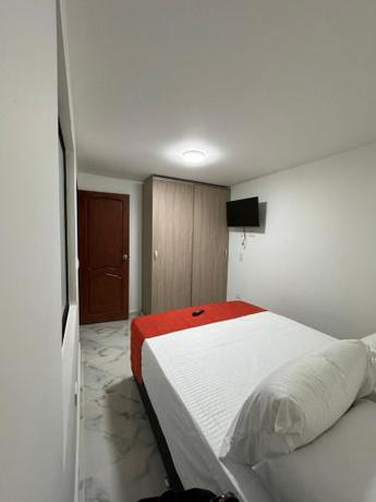 Imagen de la habitación del HOSPEDAJE TRIANON. Foto 19