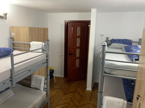 Imagen de la habitación del HOSTEL SPORT BUCHAREST. Foto 14