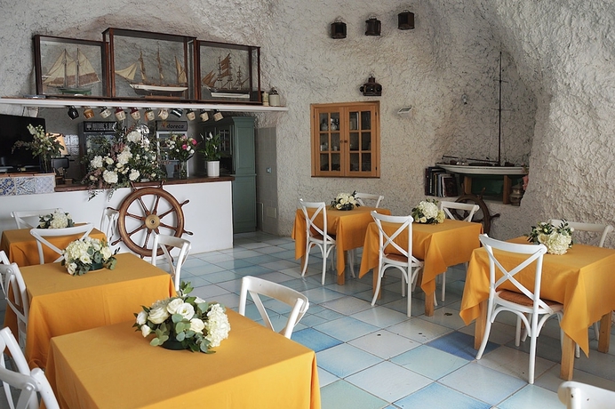 Imagen del bar/restaurante del HOTEL AGAVE E GINESTRA. Foto 4