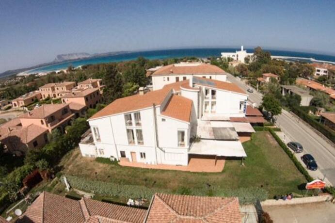 Imagen general del HOTEL AL FARO spiaggia la Cinta SanTeodoro. Foto 1