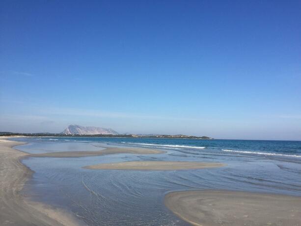 Imagen general del HOTEL AL FARO spiaggia la Cinta SanTeodoro. Foto 4