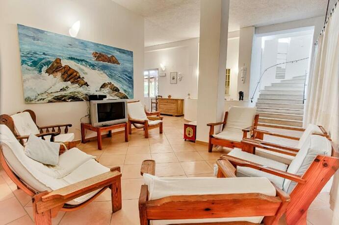 Imagen general del HOTEL AL FARO spiaggia la Cinta SanTeodoro. Foto 5