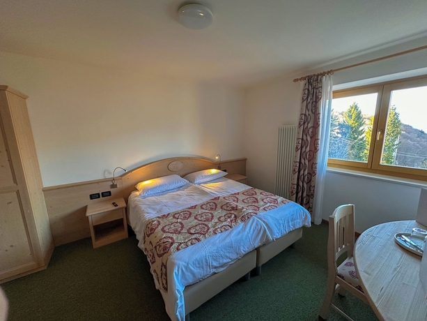 Imagen de la habitación del HOTEL ALPE BELLARIA. Foto 6