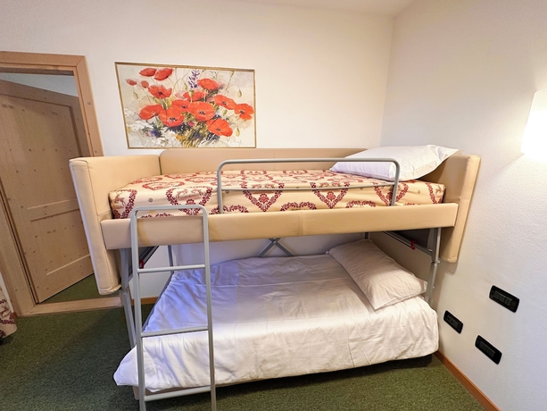 Imagen de la habitación del HOTEL ALPE BELLARIA. Foto 8