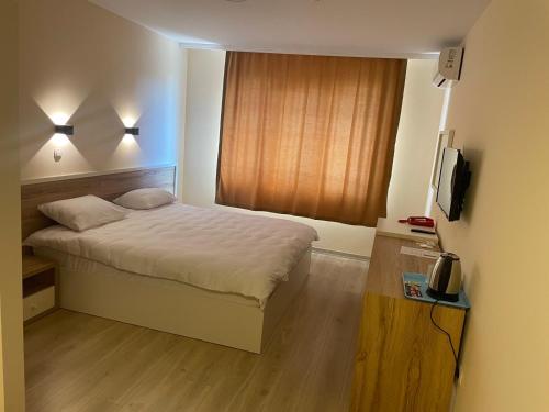 Imagen de la habitación del HOTEL BAYKO. Foto 19