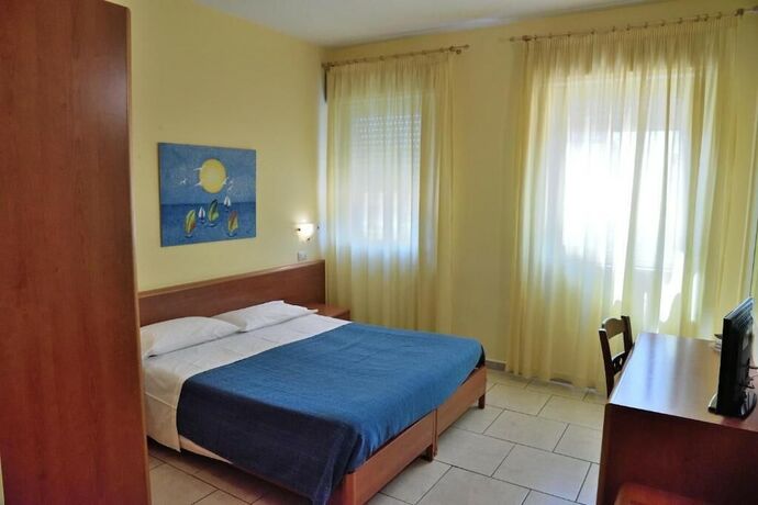 Imagen de la habitación del HOTEL BELVEDERE, Costa de Sicilia. Foto 4