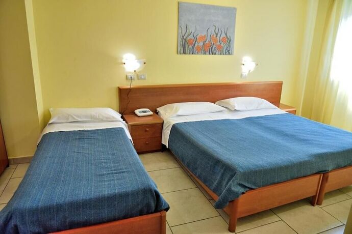 Imagen de la habitación del HOTEL BELVEDERE, Costa de Sicilia. Foto 5