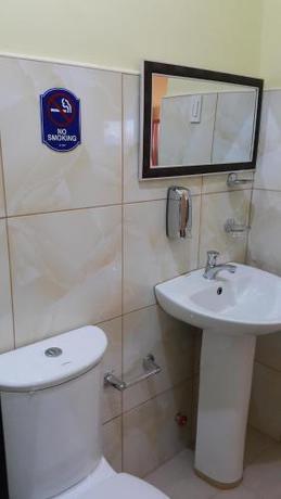 Imagen de la habitación del HOTEL BNL. Foto 18