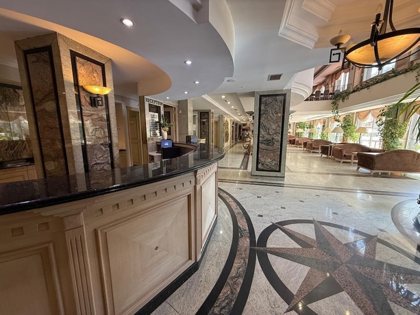 Imagen de los interiores del HOTEL B&Uuml;Y&Uuml;K S&Uuml;MELA. Foto 11