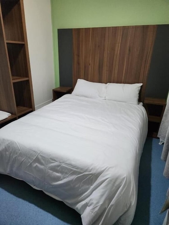 Imagen de la habitación del HOTEL CHATEAUBRIAND. Foto 2