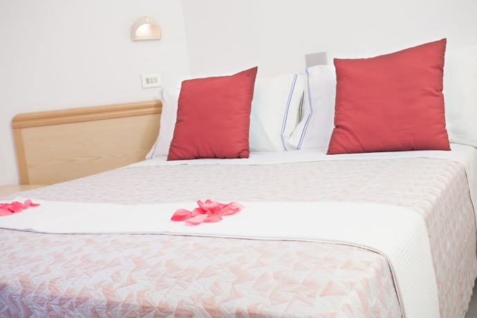 Imagen de la habitación del HOTEL COLA FRONTEMARE. Foto 8