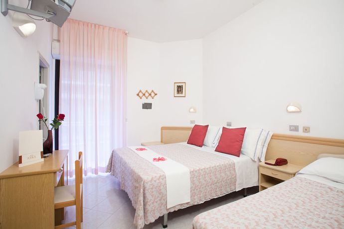 Imagen de la habitación del HOTEL COLA FRONTEMARE. Foto 9
