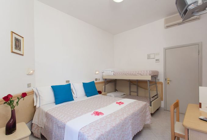 Imagen de la habitación del HOTEL COLA FRONTEMARE. Foto 11