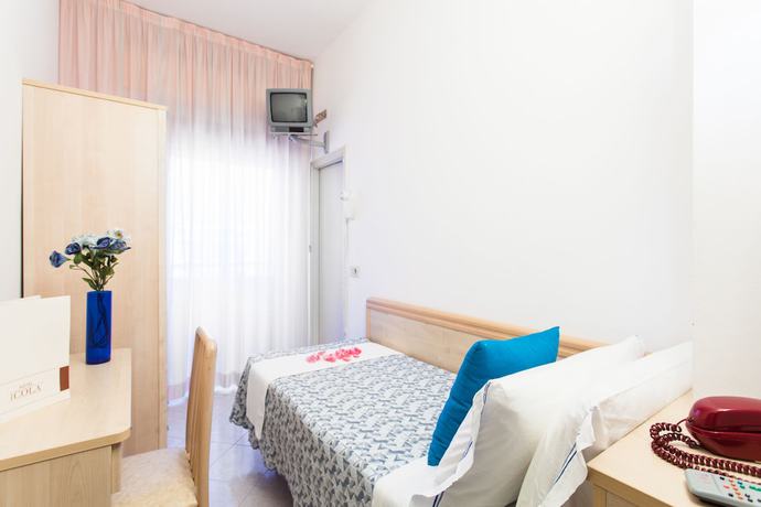 Imagen de la habitación del HOTEL COLA FRONTEMARE. Foto 13