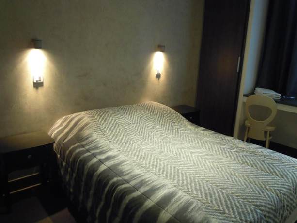 Imagen de la habitación del HOTEL DE LA POMME D\'OR. Foto 7
