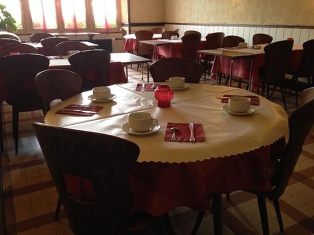 Imagen del bar/restaurante del HOTEL DE LA POMME D\'OR. Foto 4