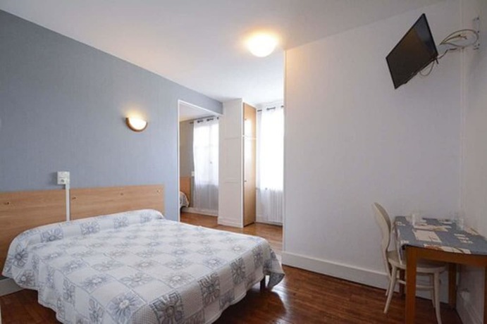 Imagen de la habitación del HOTEL DE LA POMME D\'OR. Foto 8
