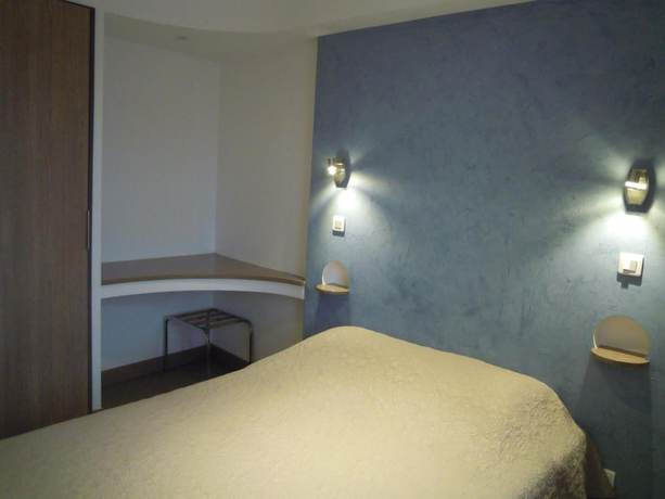 Imagen de la habitación del HOTEL DE LA POMME D\'OR. Foto 10