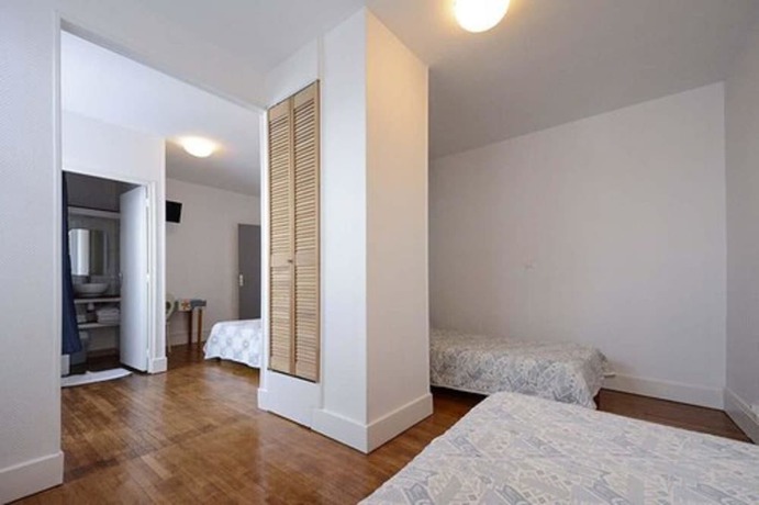 Imagen de la habitación del HOTEL DE LA POMME D\'OR. Foto 14