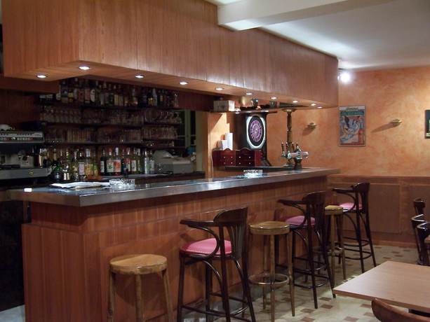 Imagen del bar/restaurante del HOTEL DE LA POMME D\'OR. Foto 6