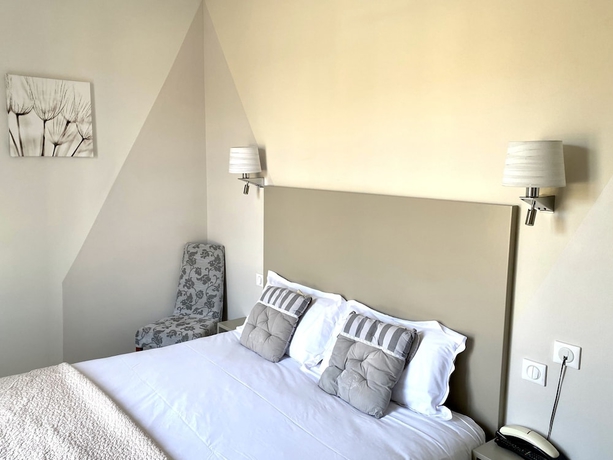 Imagen de la habitación del HOTEL DES BAINS, FIGEAC. Foto 7