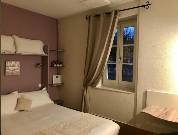 Imagen de la habitación del HOTEL DES BAINS, FIGEAC. Foto 8