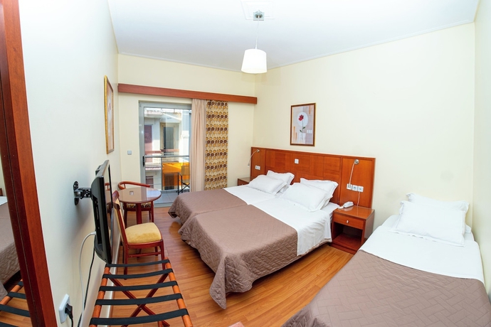 Imagen de la habitación del HOTEL ENA. Foto 5