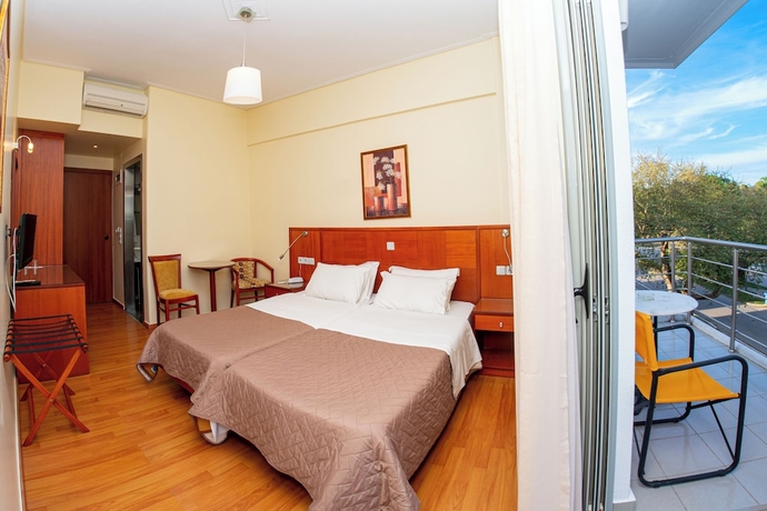 Imagen de la habitación del HOTEL ENA. Foto 6
