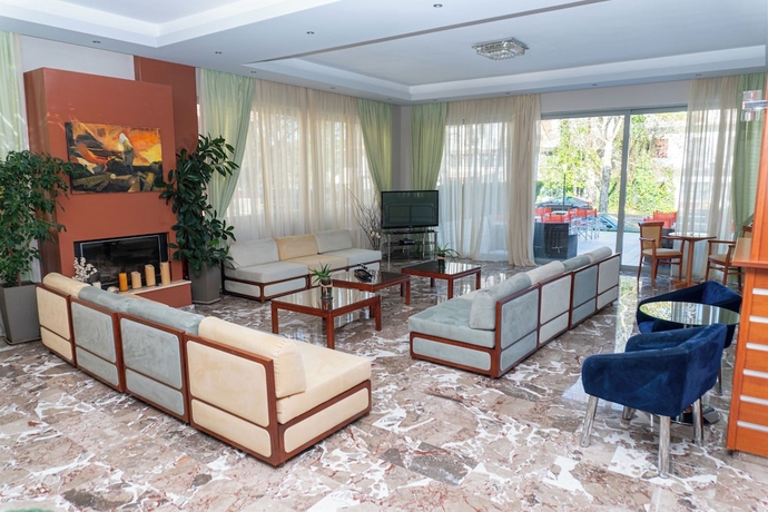 Imagen de los interiores del HOTEL ENA. Foto 14